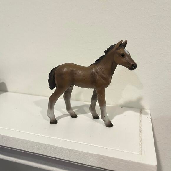 2003 Retired Schleich Hanoverian Bay Foal 2003 Collectible Figure Toy - Picture 1 of 5